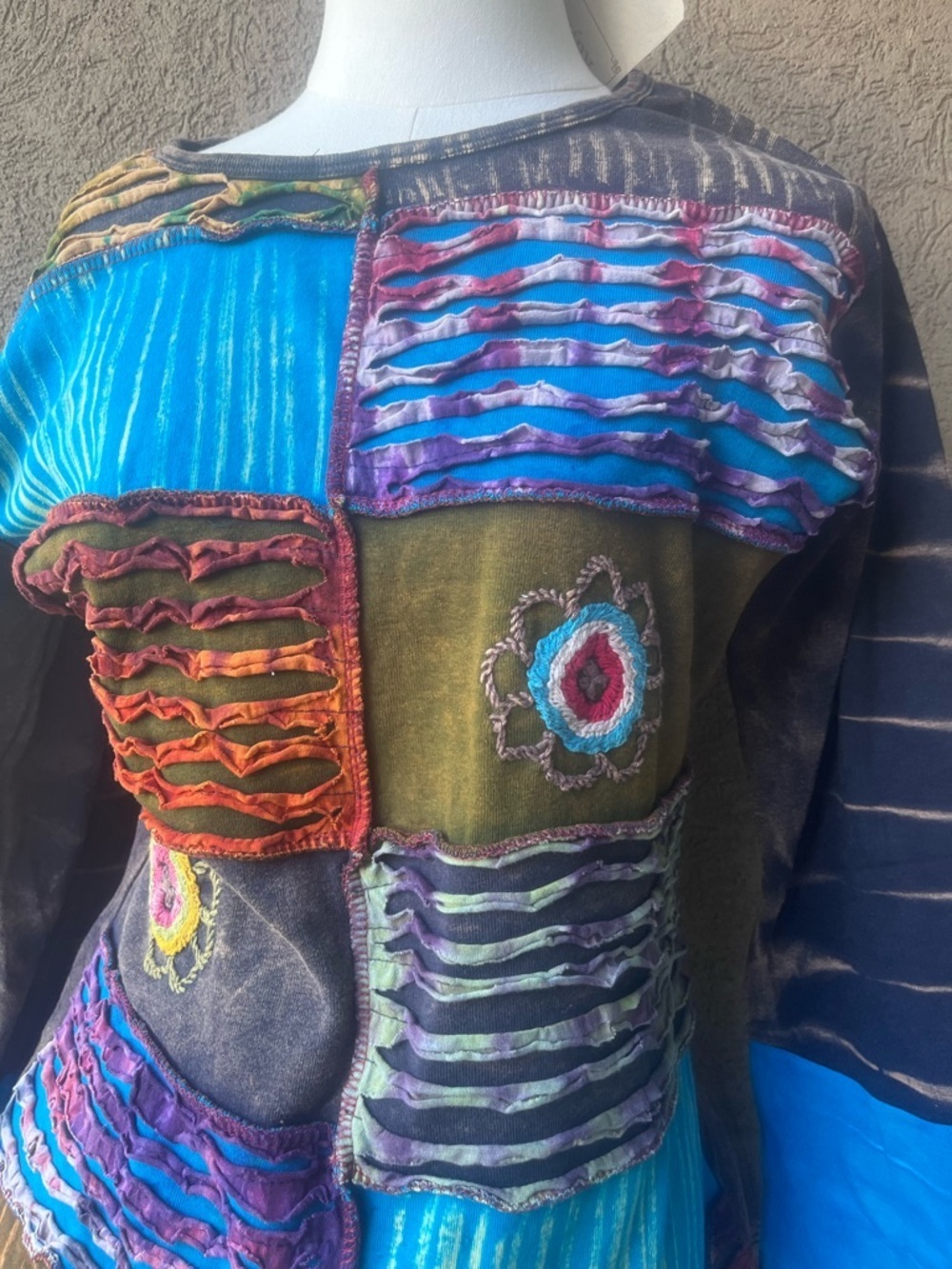 The collection Royal Patchwork Pattern Long-Sleeve Blouse - Blue Multi - Picture 3 of 5